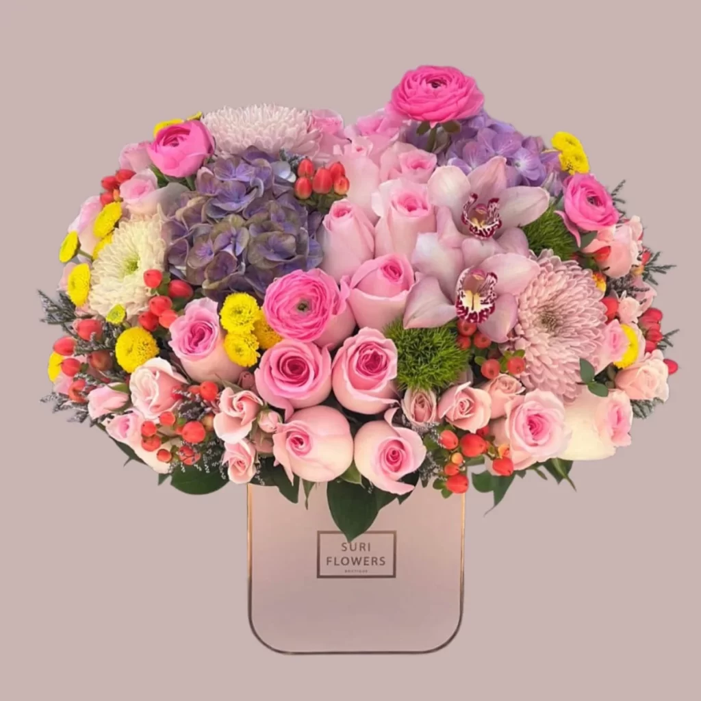 Orquídeas, Rosas, Ranunculus únicos en Suri Flowers